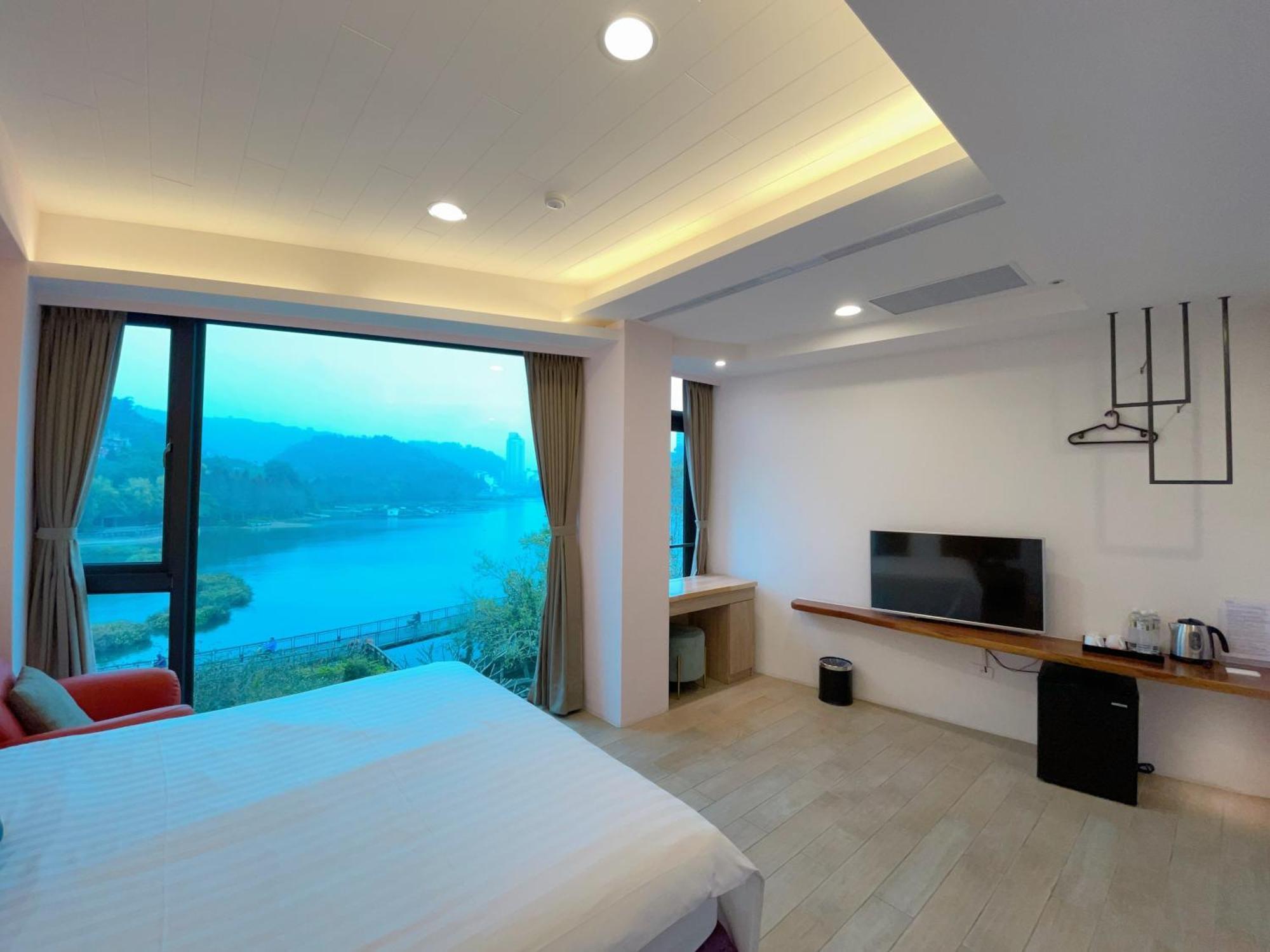 Zhaohong Homestay Ючи Екстериор снимка