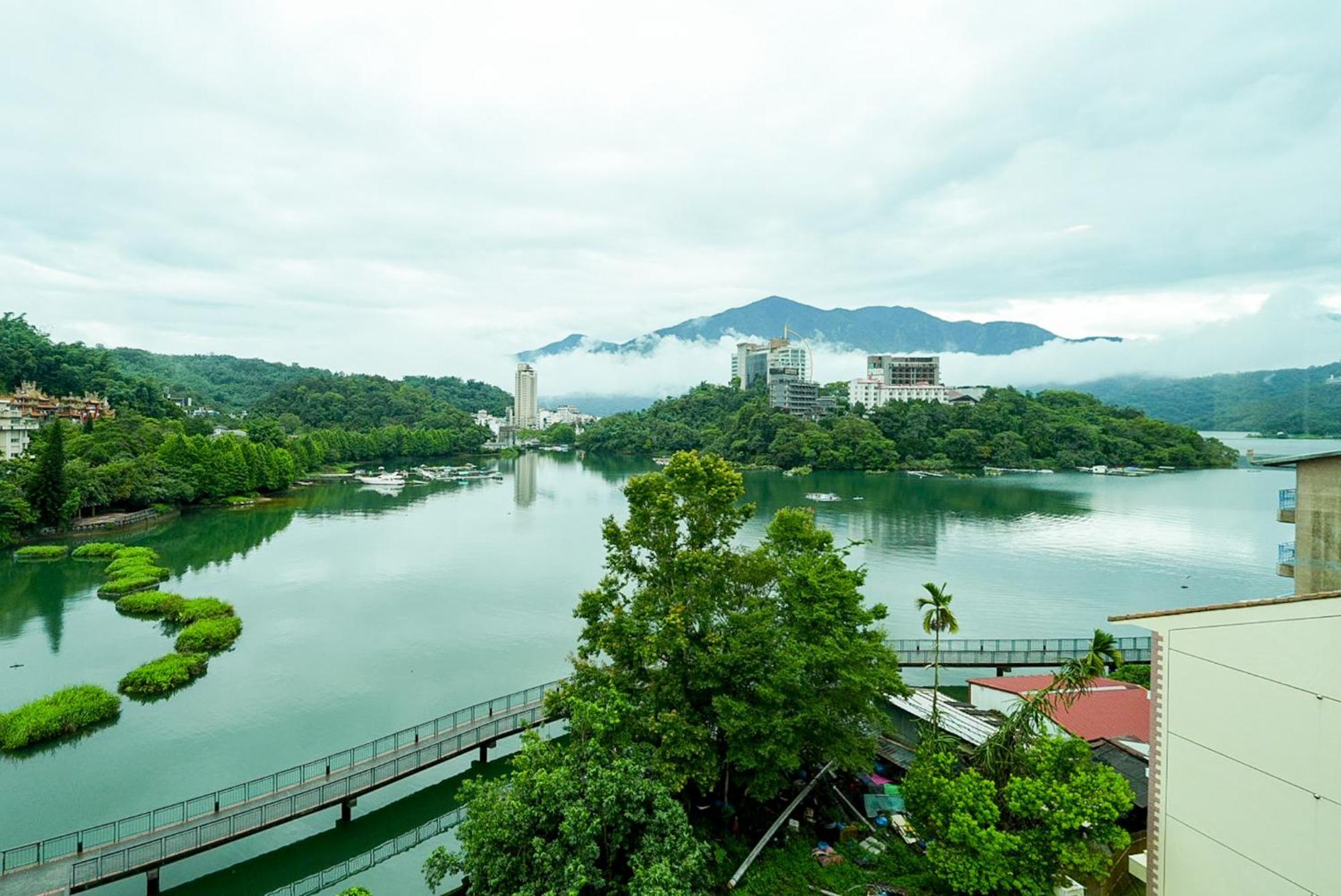 Zhaohong Homestay Ючи Екстериор снимка